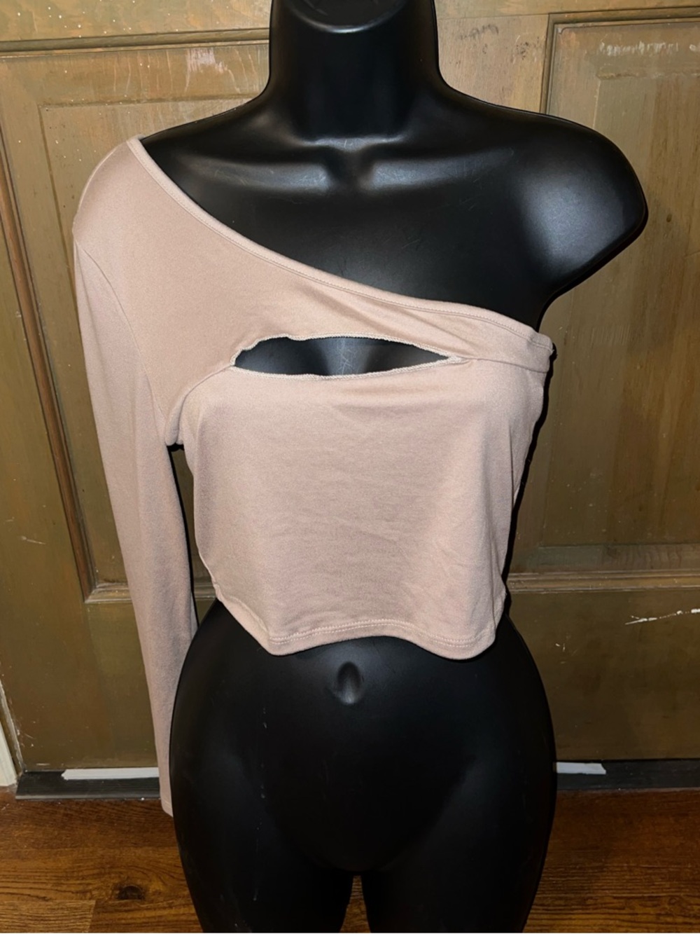 Beige One-Shoulder Cutout Neural Y2K Asymmetric Cropped Long Sleeve Size M